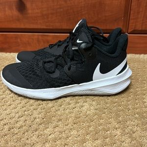 Brand New Kids Nike Zoom Hyperspeed Court. Size 5.5